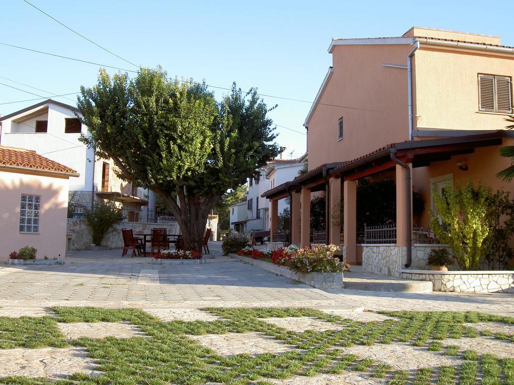 Apartments Kori فونتانا الغرفة الصورة
