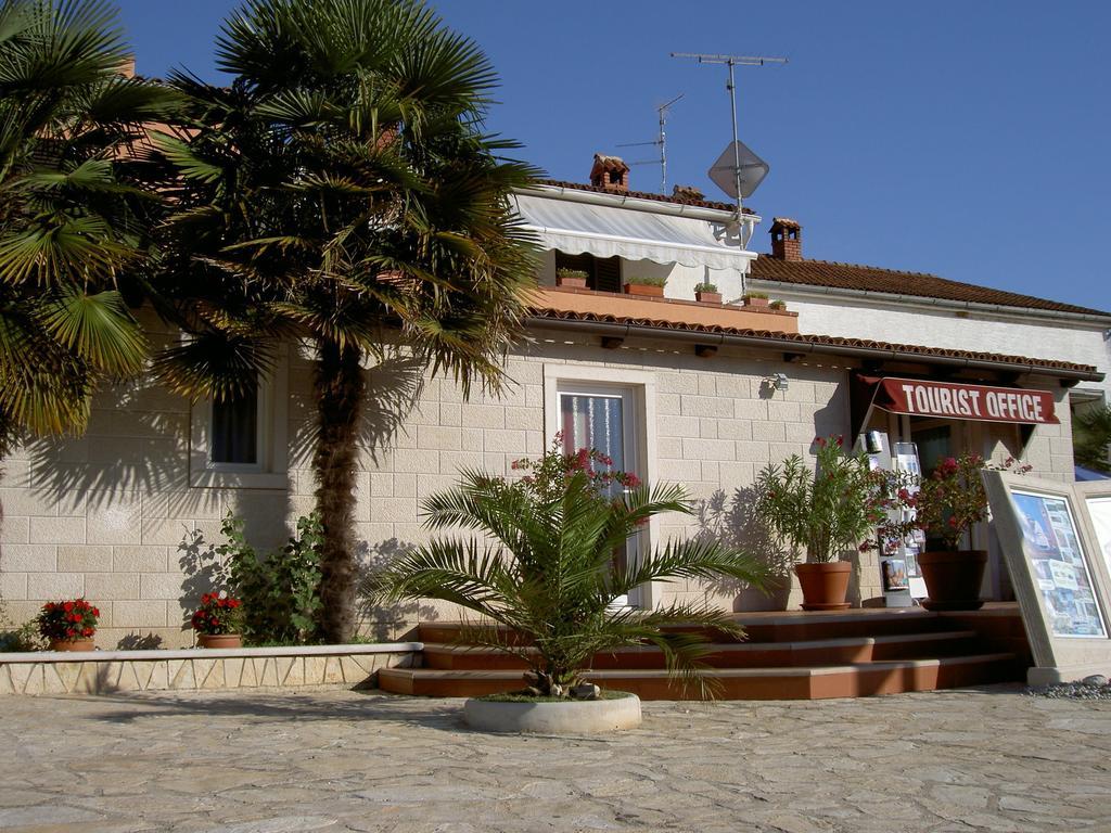 Apartments Kori فونتانا الغرفة الصورة